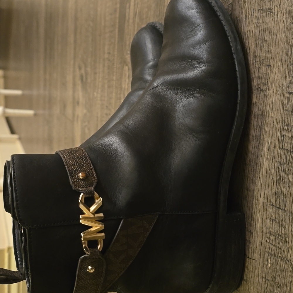 Michael Kors Black Farrah Flat Ankle Booties  Women's 7.5‎